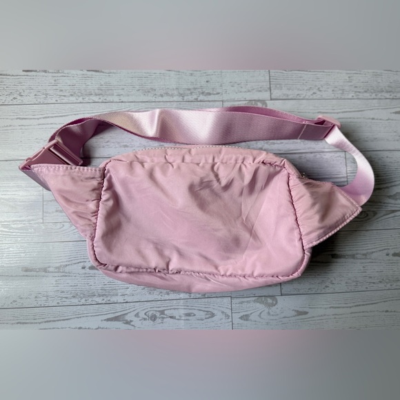 WILO Pale Pink Crossbody Belt Bag - Picture 3 of 8